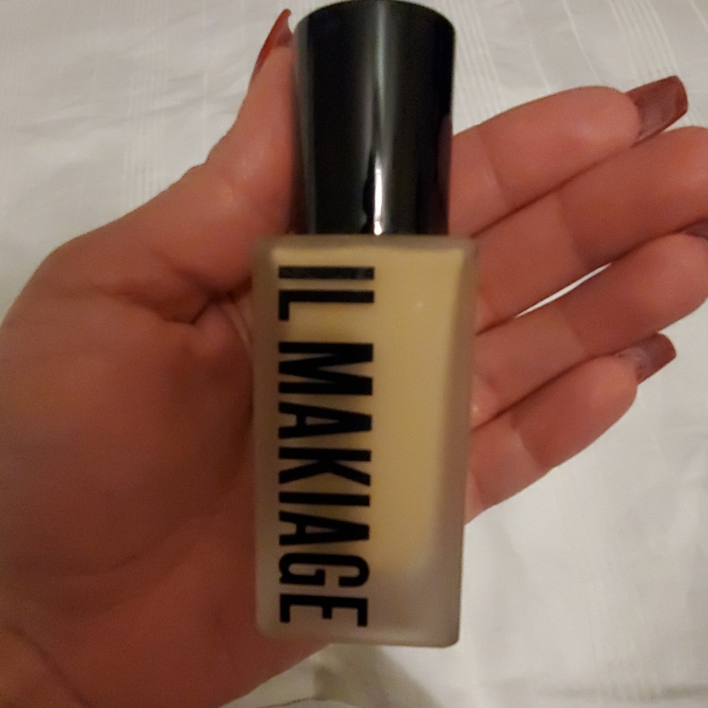 IL Makiage Foundation